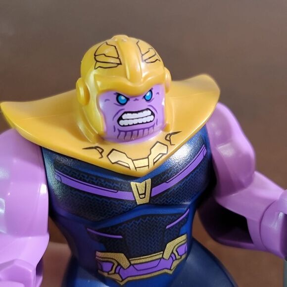 Lego Marvel Infinity War Thanos Minifigure 76107 With Sword Superheroes New - Picture 2 of 7